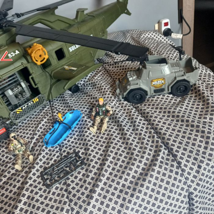 Soldier force mega hélicoptère - photo numéro 3