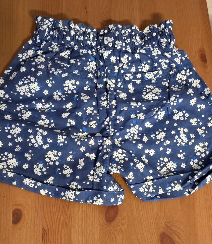 Neuf(non portée)🏷🤩😍 superbe short 9 ans fille Primptemps/ete 💜💜💜💜💜