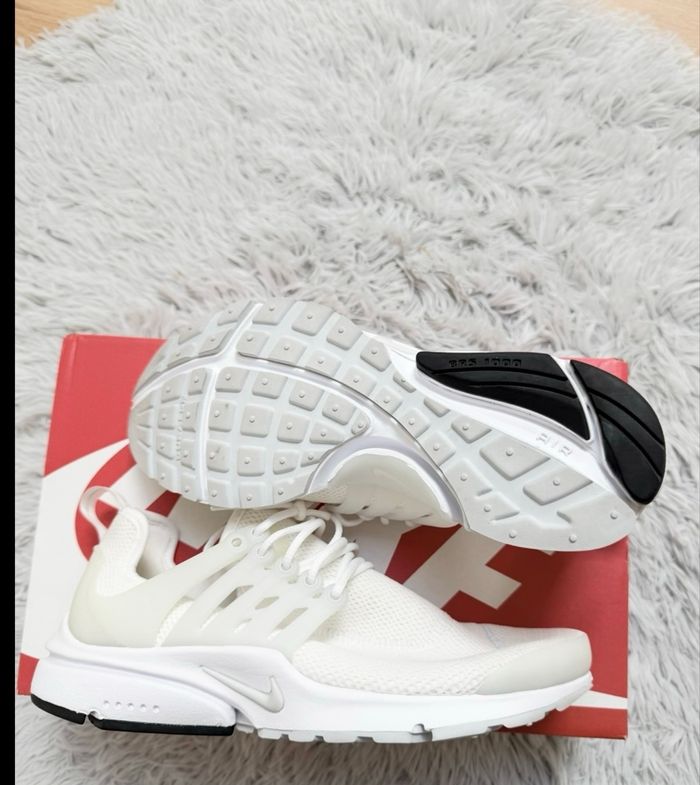 Baskets Nike Air Presto – Taille 39 – blanc cassé – Neuf avec étiquette - photo numéro 6