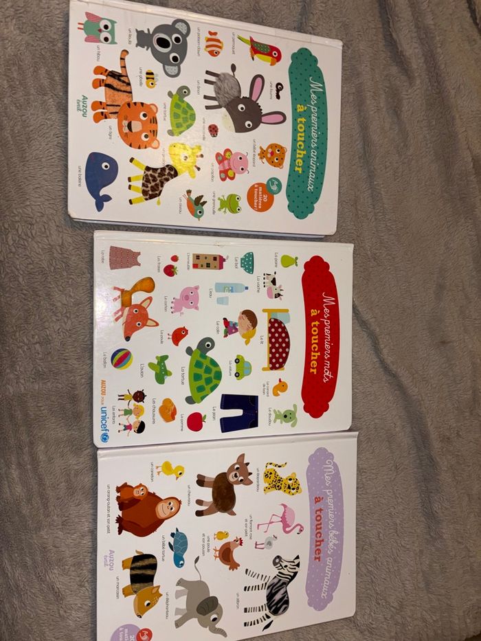 Lots 3 livres à toucher