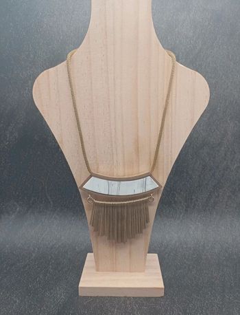 Collier plastron effet marbre