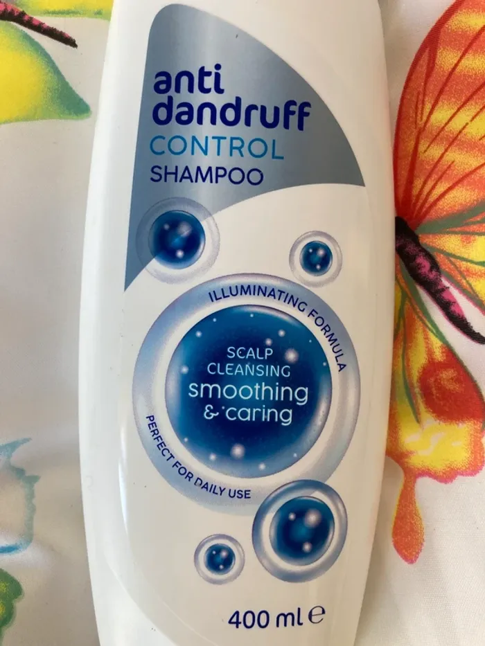Shampoing antipelliculaire soignant et doux gros flacon - photo numéro 2