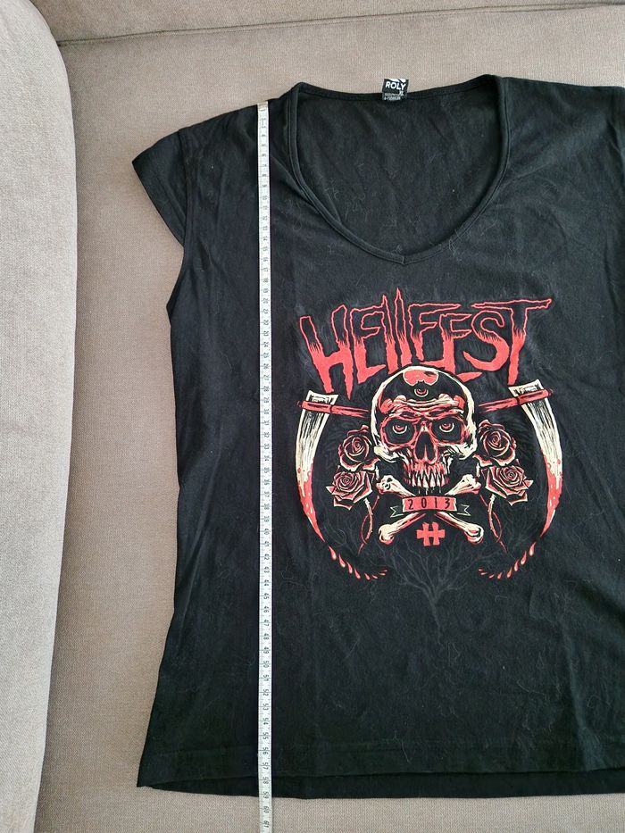 Tee-shirt noir avec motif crâne avec roses rouge, Hellfest édition 2013 - photo numéro 8