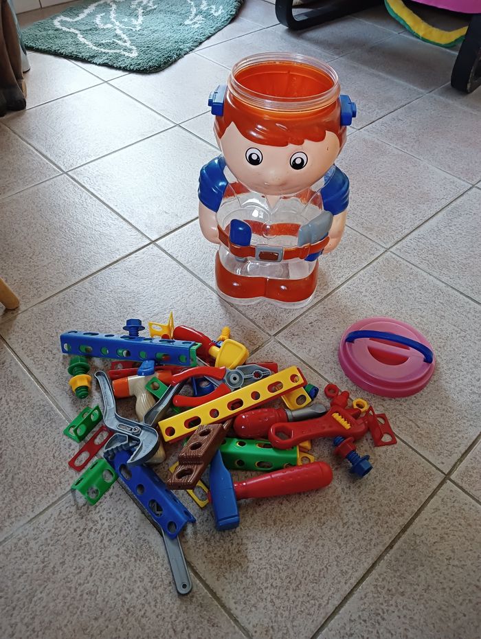 Jeux outils de bricolage avec son bonhomme de transport - photo numéro 2
