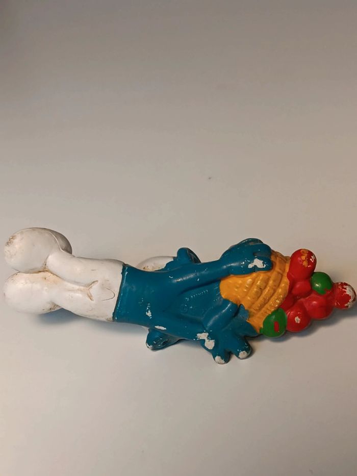Figurine vintage 1982 Schtroumpf corbeille de fruits peyo W.germany - photo numéro 5
