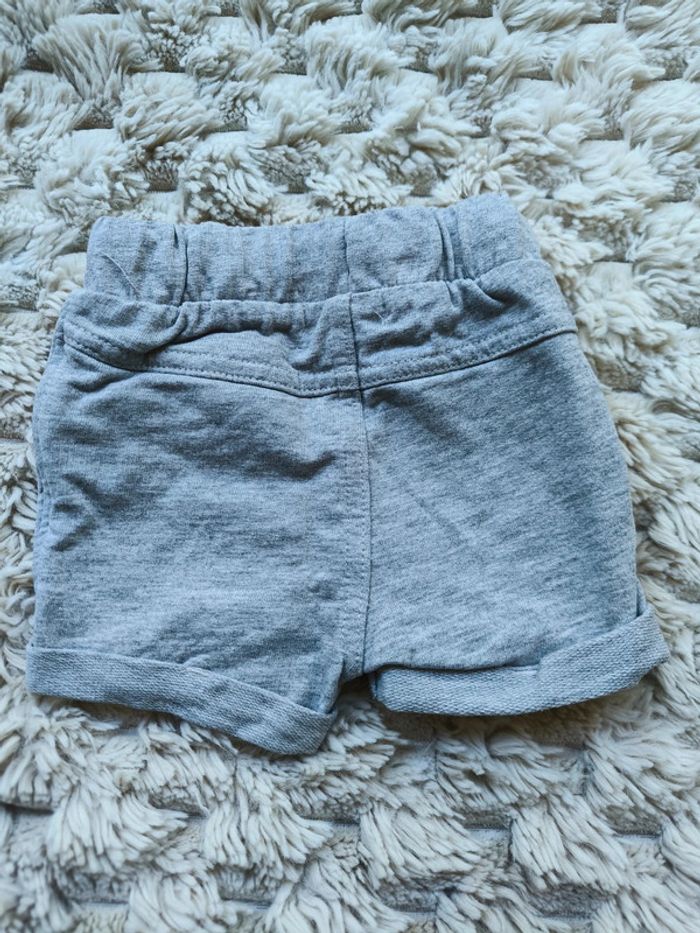 Short gris bébé - photo numéro 3