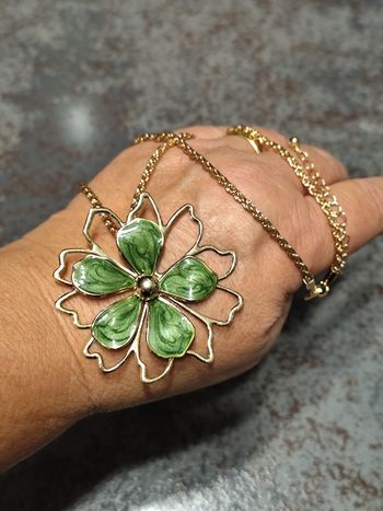 Chaîne et pendentif