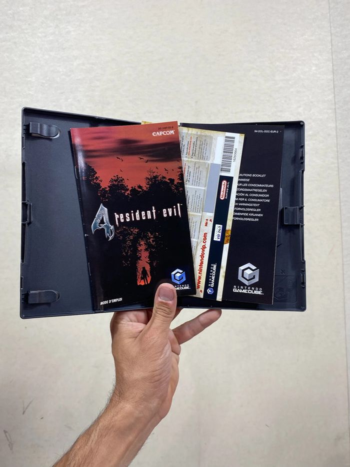 Resident Evil 4 GameCube – version PAL complète  (2 disques + notice) - photo numéro 6