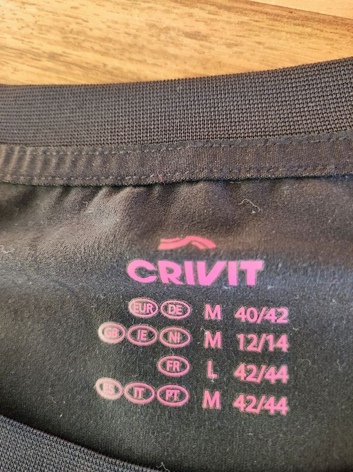 Lot de 3 t-shirts technique marque Crivit taille L 42/44
Neuf. Jamais porté juste lavé - photo numéro 2