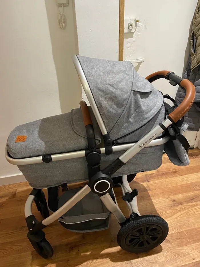 Poussette kinderkraft 3 en 1 neuf