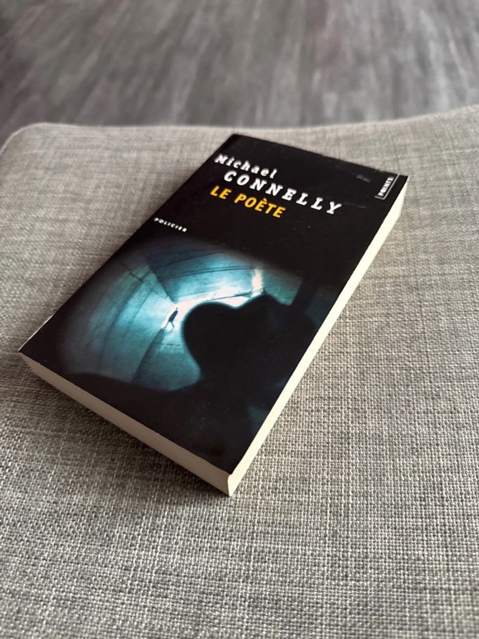 Livre le poète - Michael connelly - photo numéro 2