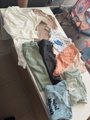 Lot de 8 vêtements 6mois