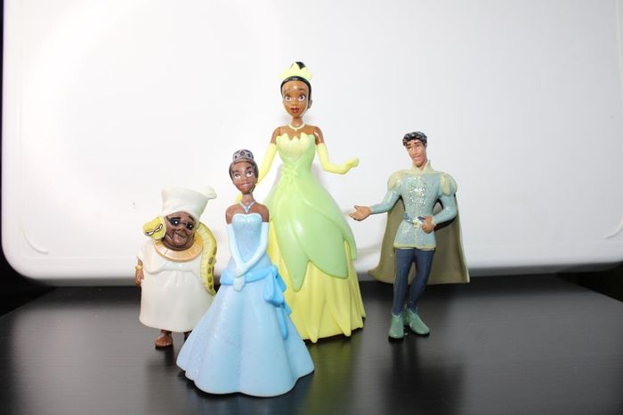 Disney lot figurines la princesse et la grenouille