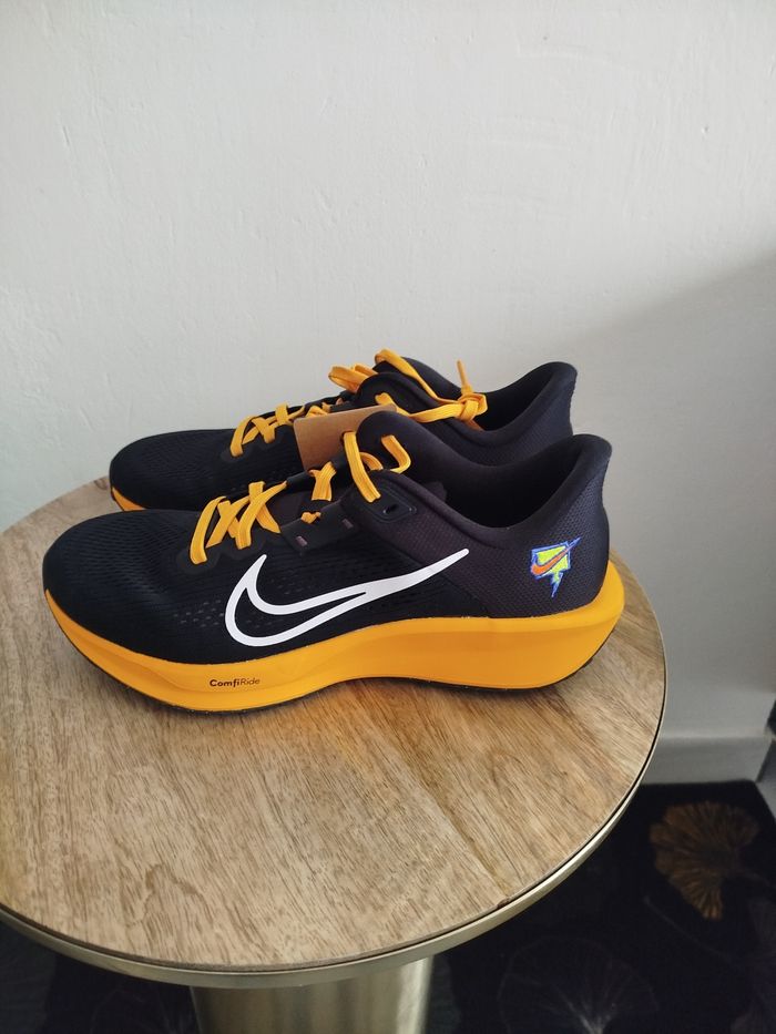 Baskets Nike T 42 - photo numéro 4