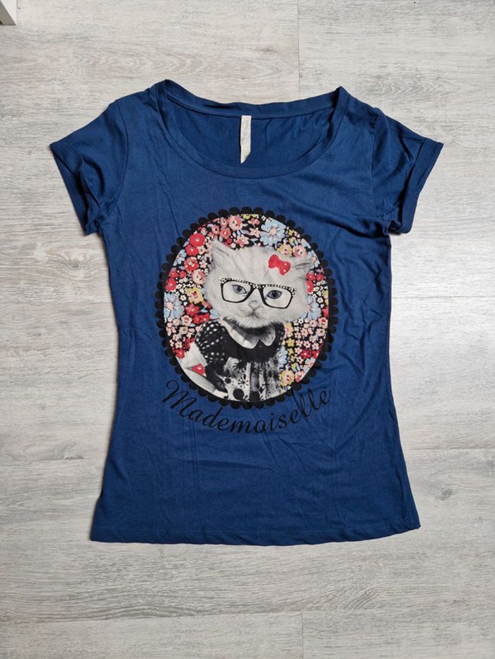 Tee-shirt bleu marine avec motif chat et strass Stradivarius M mais taille petit
