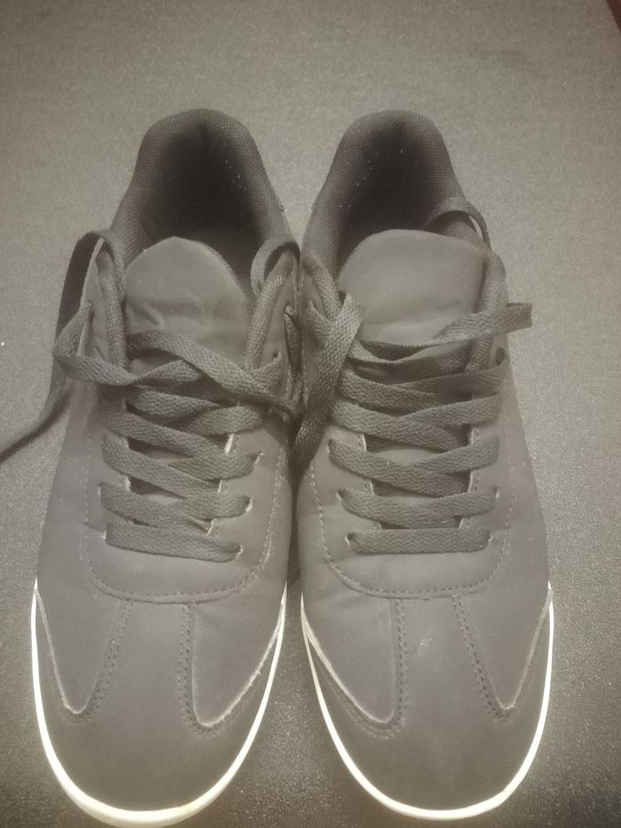 Baskets noires pointure 40 - photo numéro 8