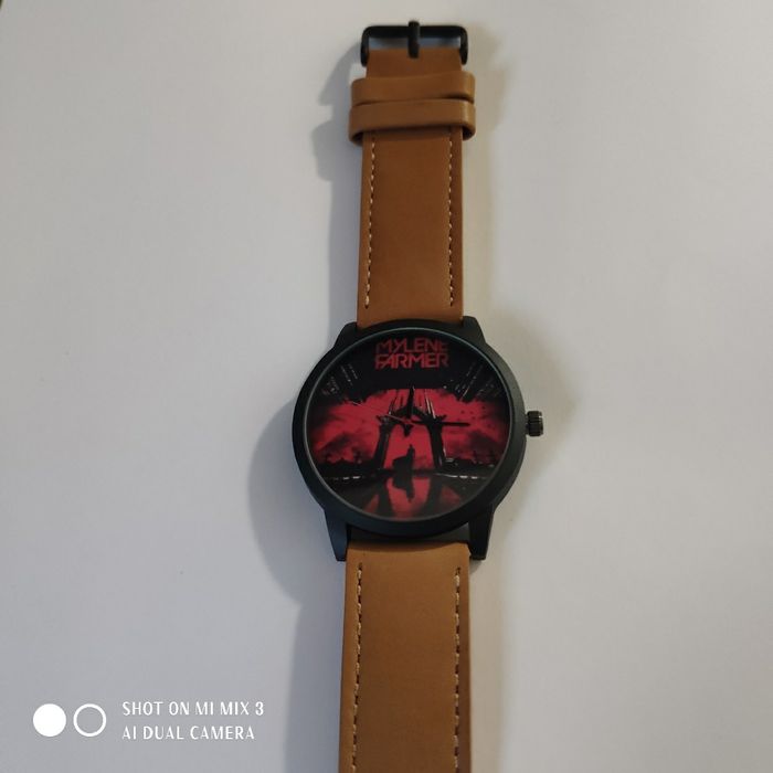 Mylène farmer montre quartz ecrin - photo numéro 3