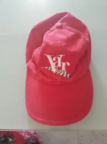 Casquette rouge