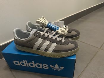 Adidas SPZL FC neuve gris taille 42