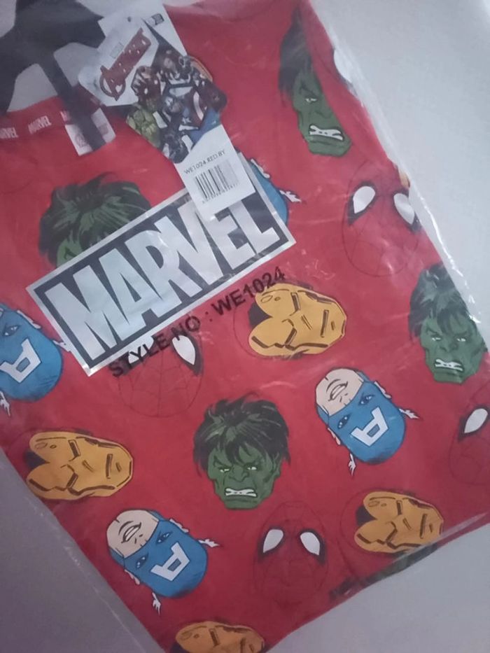 Ensemble t shirt+ short Marvel - photo numéro 2