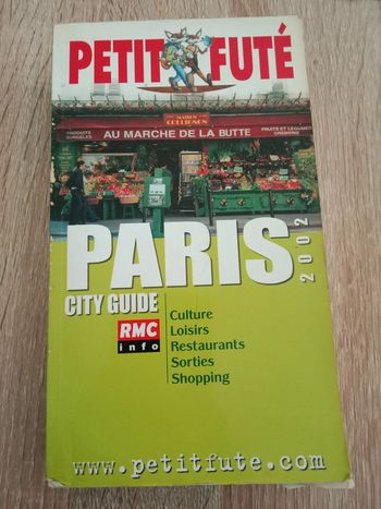 Petit futé Paris 2002 City Guide 📚