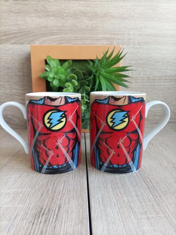 Lot 2 tasses super héros red studio