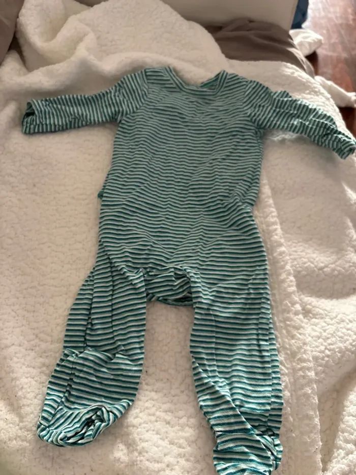 Lot de 2 pyjamas verbaudet 6 mois - photo numéro 4