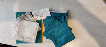 Pochette double avec lingettes neuves