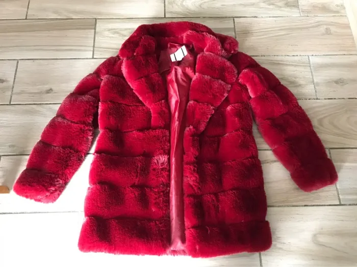 Manteau fourrure rouge Jennyfer S