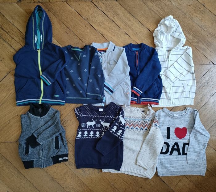 Lot de 9 pulls et sweats