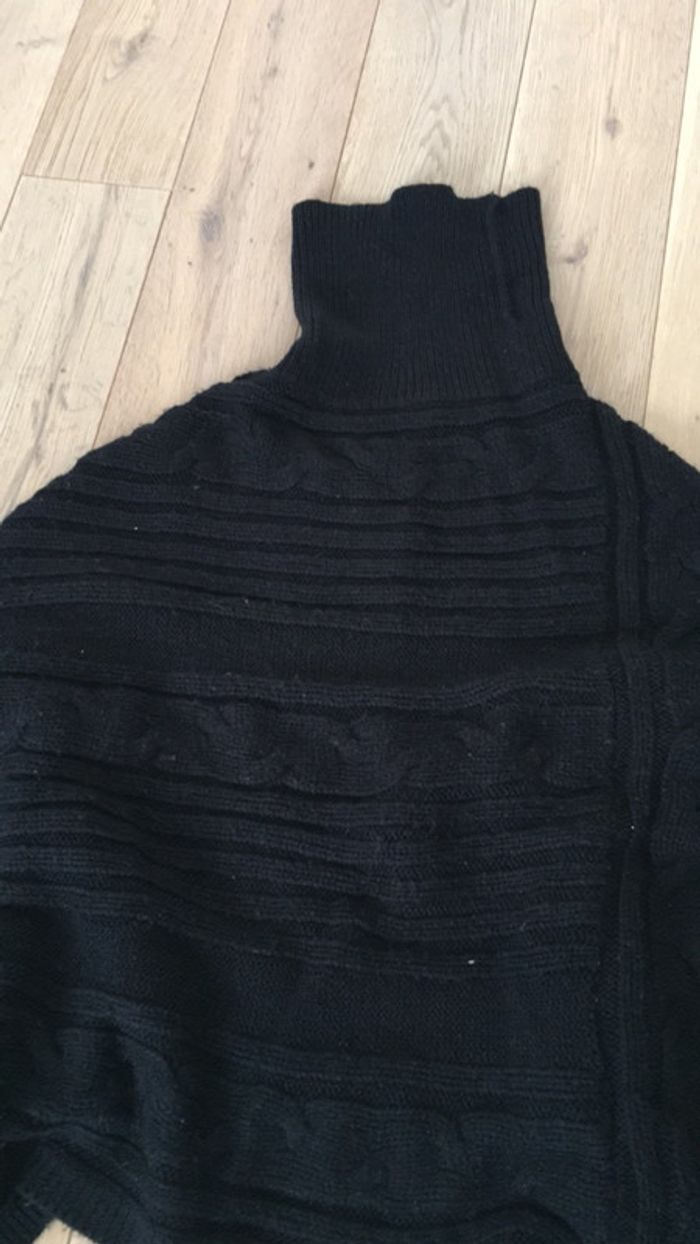 Poncho noir - photo numéro 2