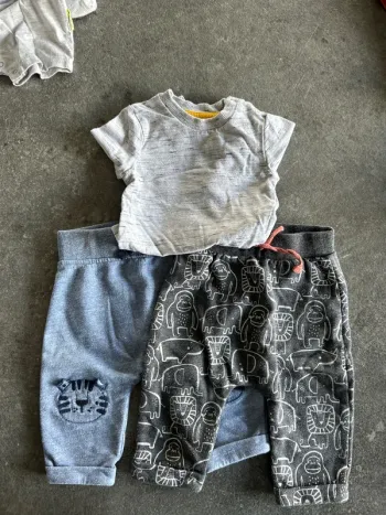 Lot body manches longues + 2 pantalons