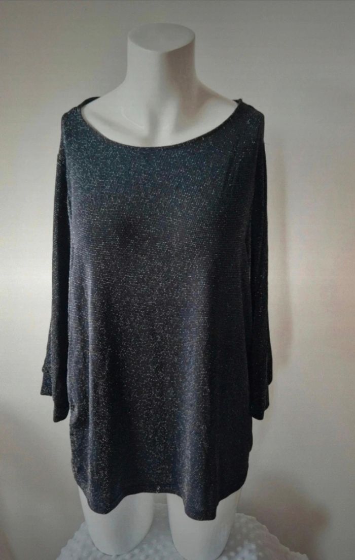 Superbe Tee-shirt ouvert sur les épaules M