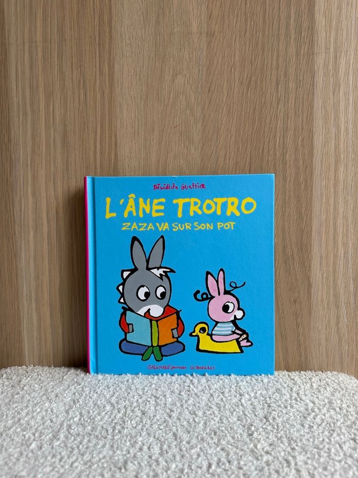 Livre l’âne trotro zaza va sur son pot