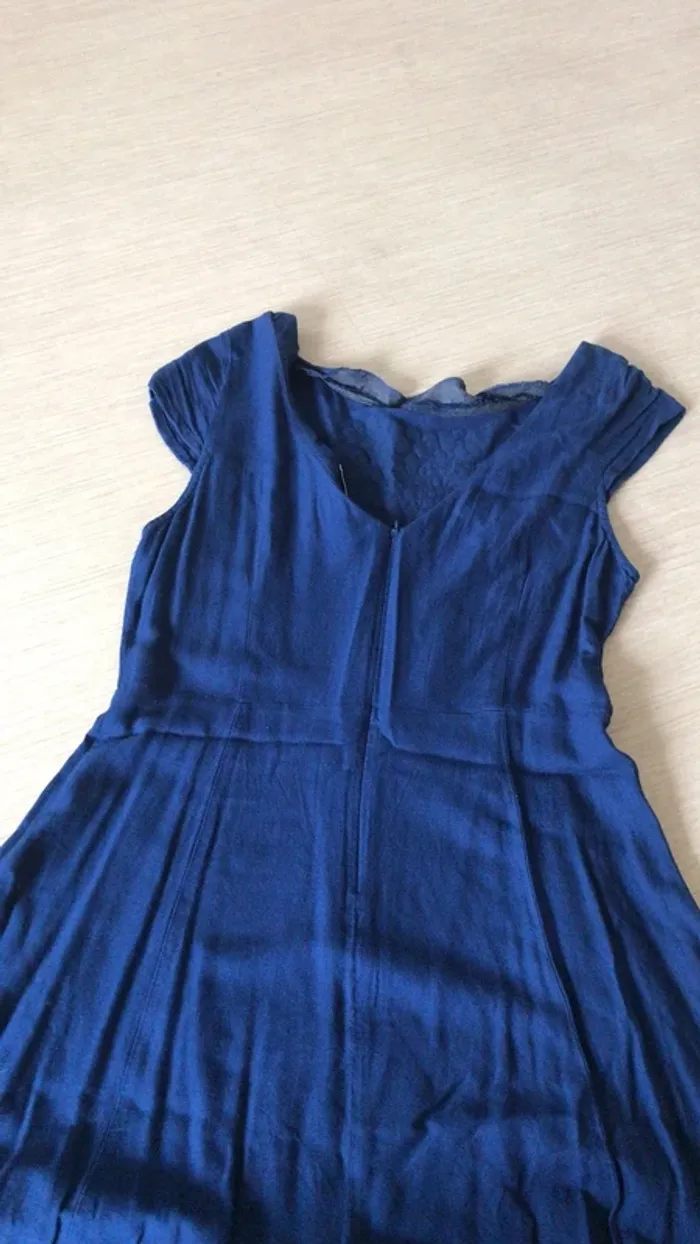 Robe patineuse kookai avec broderies - photo numéro 3