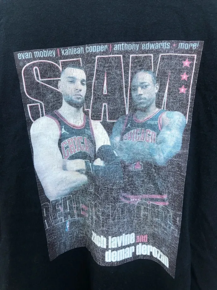 Gildan T-shirt black NBA basketball LaVine DeRozan magazine cover Mens L - photo numéro 2