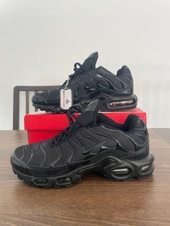 Tn Nike full black taille 38  neuf dans la boîte 