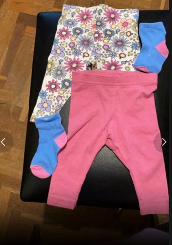 Lot de 2 leggings et paire de chaussettes