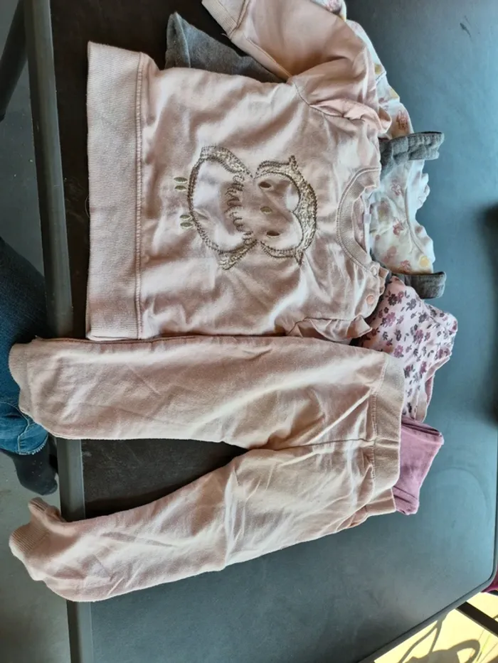 3 ensembles filles 18 mois - photo numéro 2
