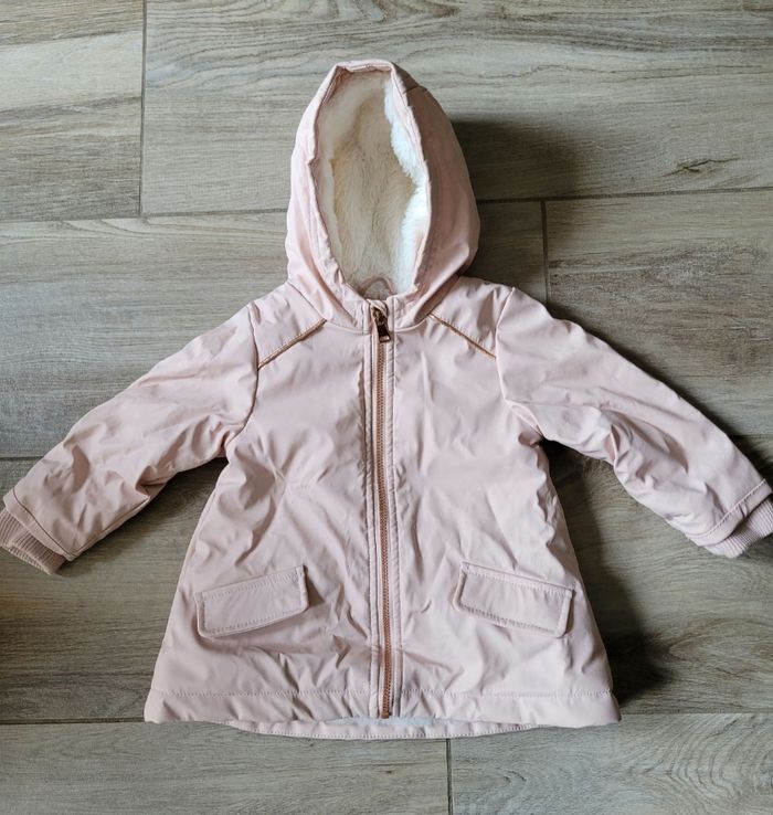 Manteau chaud rose taille 12 mois