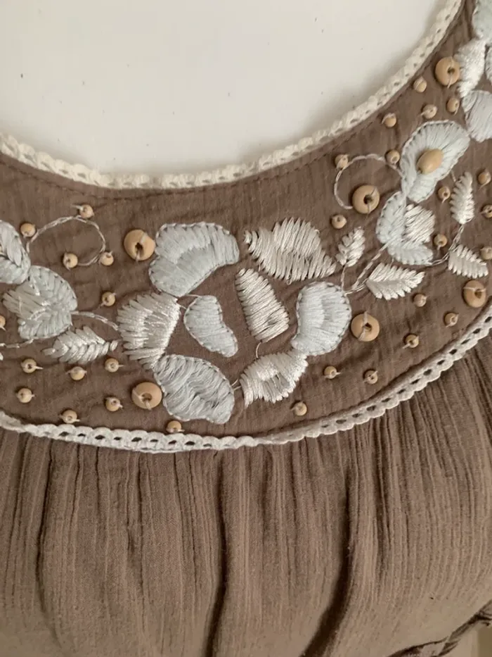 Robe tunique marron col rond perles - photo numéro 2