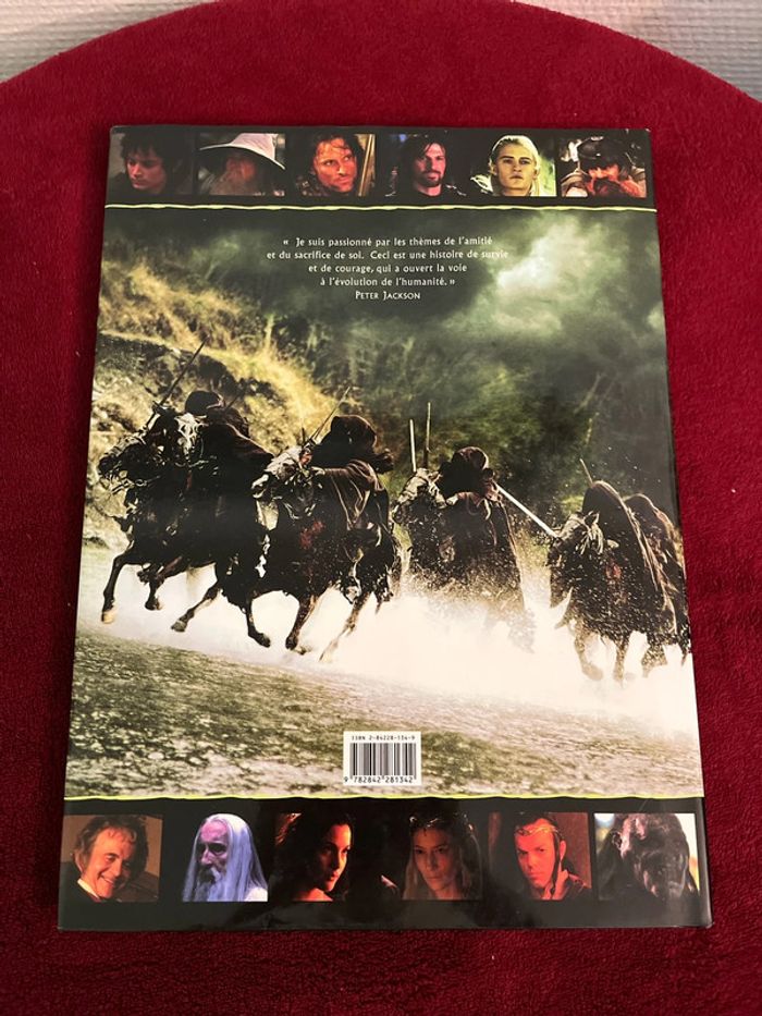 Livre Guide Illustré de la Terre du Milieu Le Seigneur des anneaux - photo numéro 2