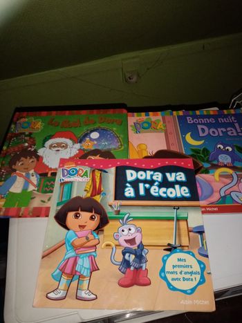 Lot de 3 livres Dora