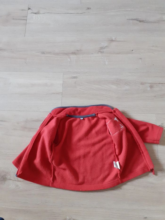 Polaire rouge - 9 mois - photo numéro 6