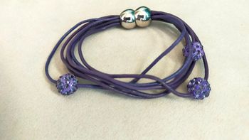 Bracelet multi-rangs violet avec perles strassées - Collection Reflets de Lavande