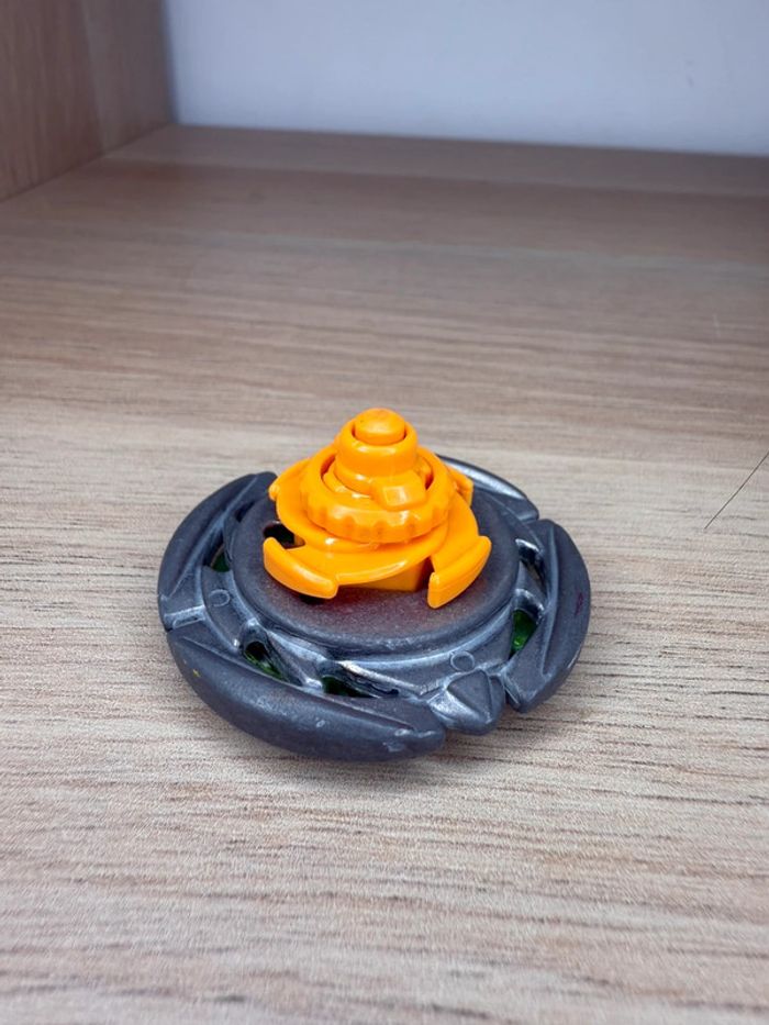 Toupie beyblade flame libra - photo numéro 2