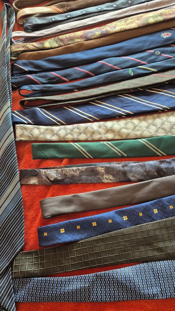 Lot de 38 cravates Vintage - photo numéro 2