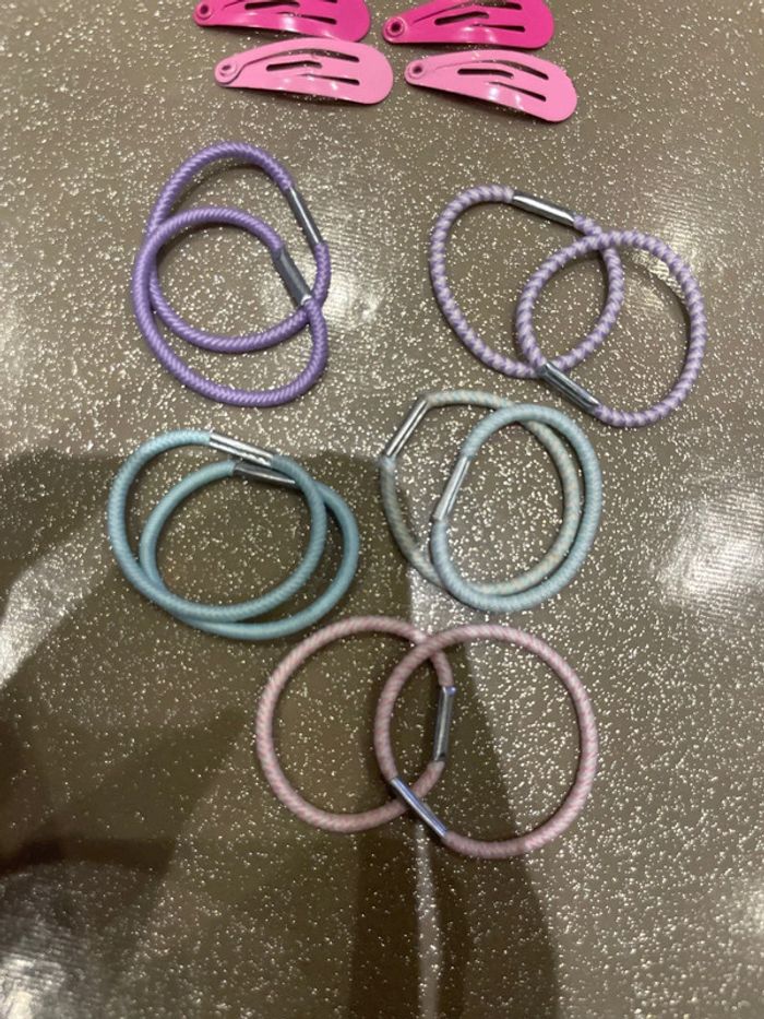 Lot élastiques et barrettes neufs - photo numéro 2