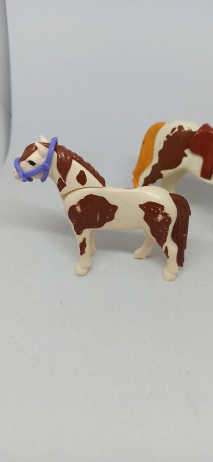 Cheval blanc et marron avec poulain playmobil - photo numéro 3
