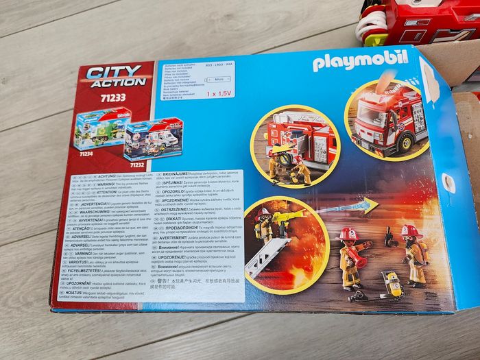 Camion de pompiers avec accessoires neuf Playmobil - photo numéro 5
